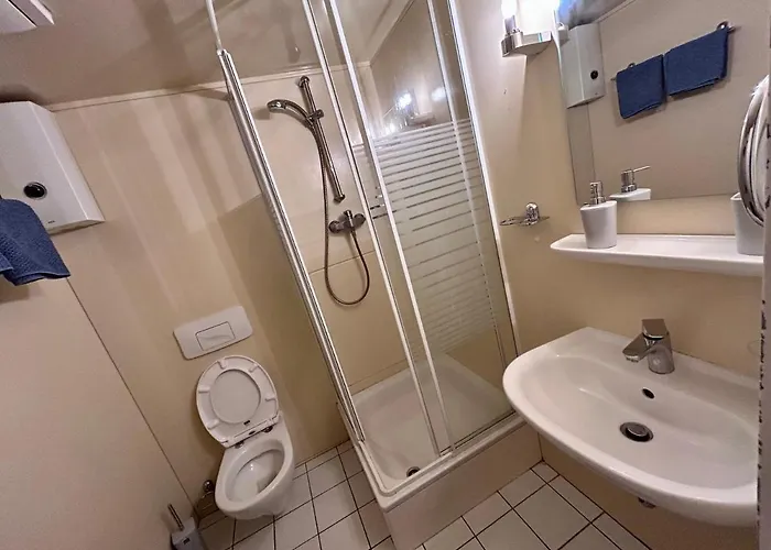 Piano In Halle Center - Netflix - Free Wifi 1 アパート *