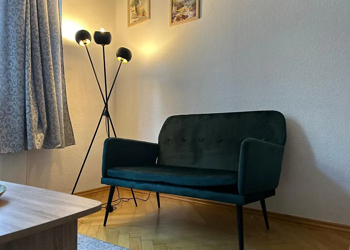 Piano In Halle Center - Netflix - Free Wifi 1 * ハレ